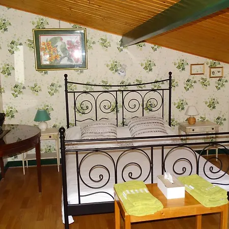 Parc Lacoste Bed and Breakfast Saint-Marcet